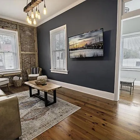 172 Cordova Street Unit 11 Villa
